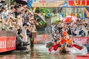 泰山半场0-2落后川崎数据：川崎6脚射门3脚射正2个进球